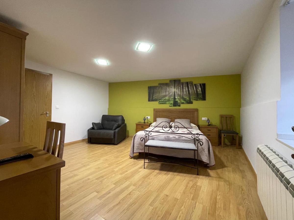 Habitaciones A Casa De Pepe Tríacastela Exteriör bild